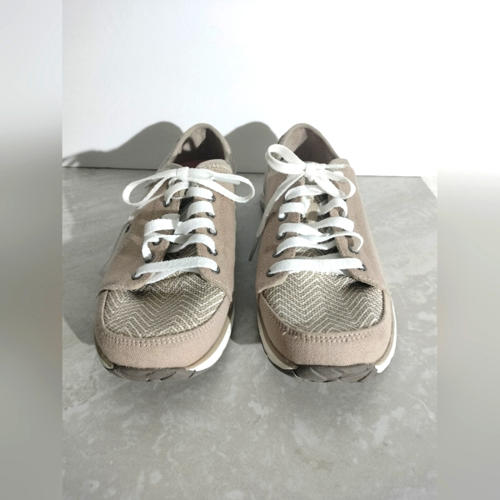 Dr. Scholl's Memory Foam Cool Fit Anna Tan Sneakers size 9 M 39 EU 7 UK